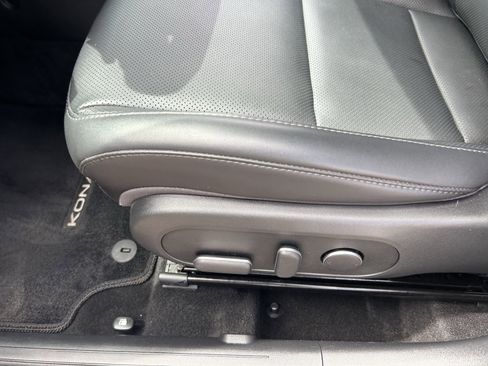 Used 2024 Hyundai Kona Limited FWD image 11