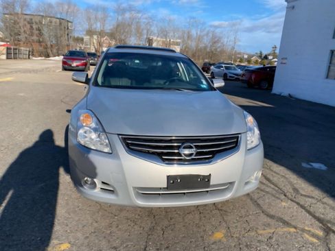 Used 2010 Nissan Altima 2.5 SL w/ SL Pkg image 2
