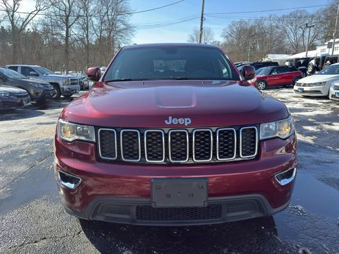 Used 2020 Jeep Grand Cherokee Laredo image 2