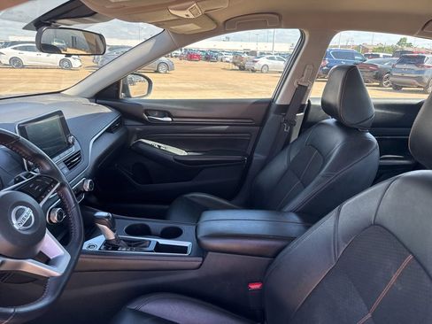 Certified 2021 Nissan Altima 2.5 SR FWD image 40
