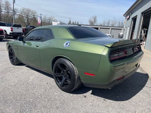 Used 2022 Dodge Challenger R/T RWD image 5