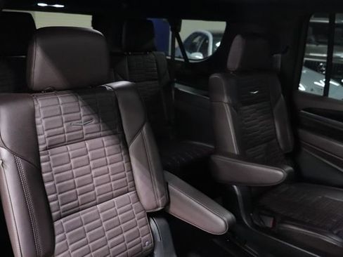 Used 2023 Cadillac Escalade ESV Premium Luxury Platinum AWD/4WD image 22