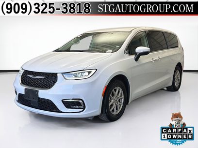 Used 2023 Chrysler Pacifica Touring-L