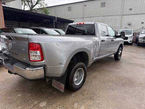 Used 2024 RAM 3500 Tradesman w/ Chrome Appearance Group image 5