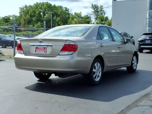 Used 2005 Toyota Camry LE FWD image 4