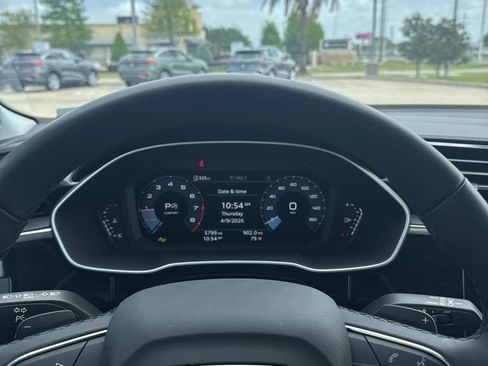 Used 2025 Audi Q3 2.0T Premium w/ Convenience Package AWD/4WD image 11