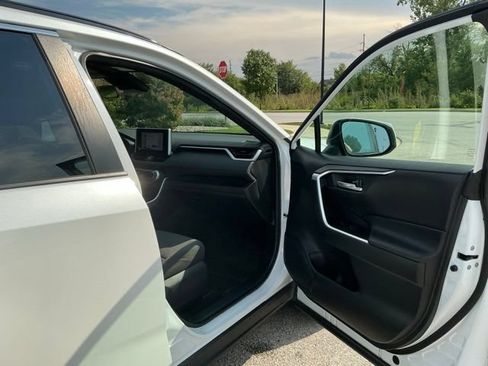 Used 2023 Toyota RAV4 SE AWD/4WD image 17