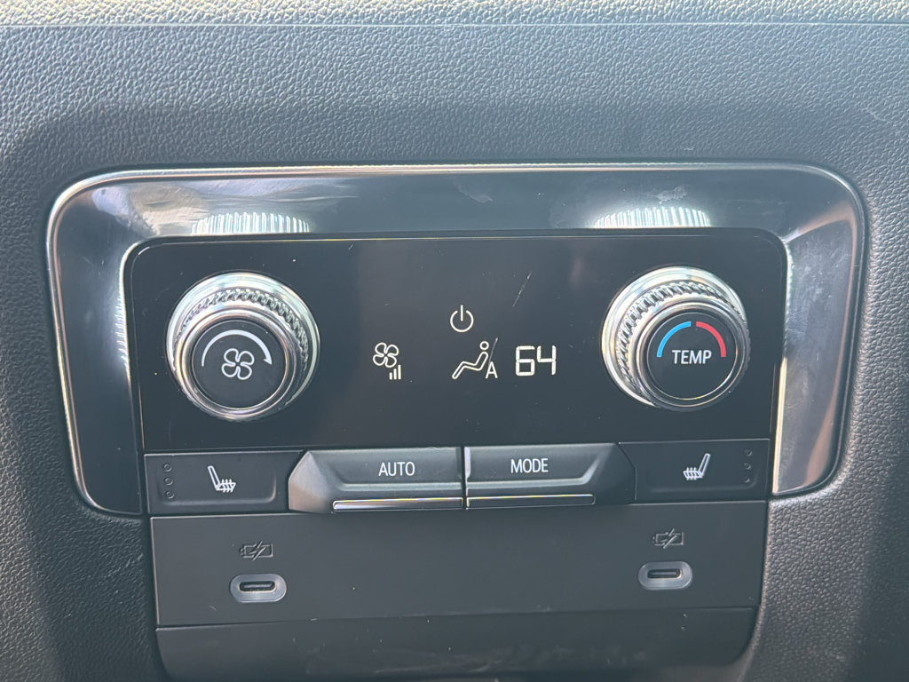 Used 2023 GMC Yukon AT4 AWD/4WD image 39