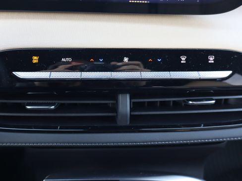 Used 2026 Buick Enclave Preferred w/ LPO, Floor Liner Package image 27