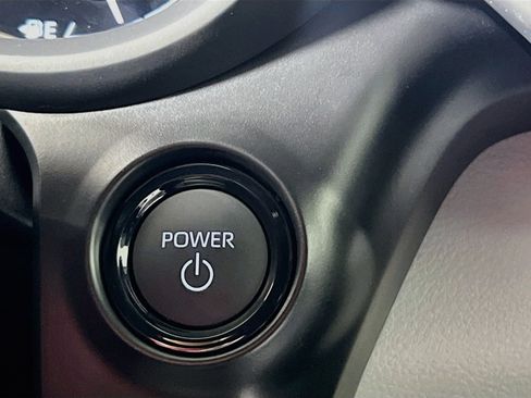 Used 2026 Toyota Sienna XLE FWD image 23