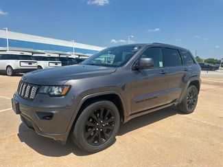 Used 2018 Jeep Grand Cherokee Altitude RWD video 1