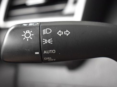 Used 2021 Toyota Camry SE FWD image 27