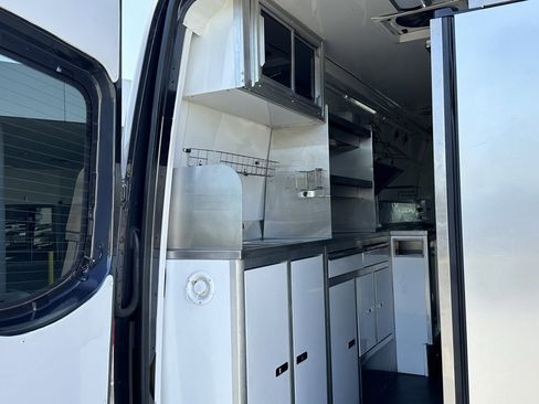 Used 2020 Mercedes-Benz Sprinter 4500 image 16