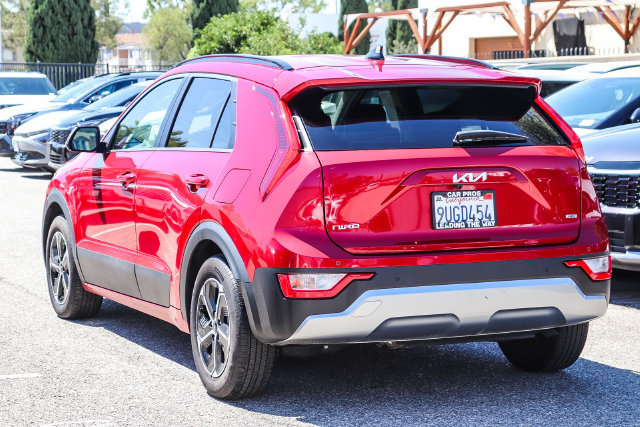 Certified 2025 Kia Niro EX FWD image 7