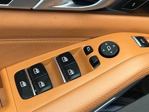 Used 2019 BMW X5 xDrive40i w/ Premium Package image 13