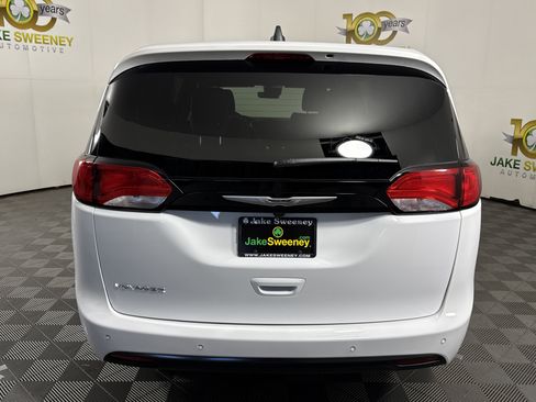 New 2026 Chrysler Voyager LX image 7