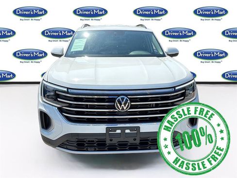 Used 2025 Volkswagen Atlas SE FWD image 2