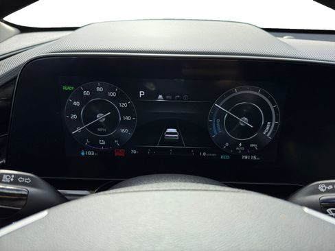 Used 2024 Kia Niro Wind FWD image 11