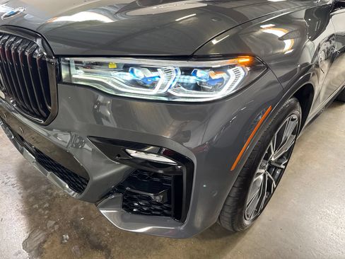 Used 2022 BMW X7 M50i AWD/4WD image 4