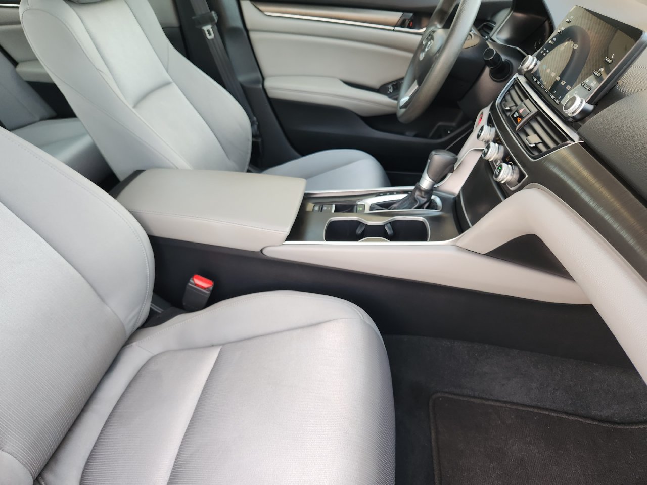 Used 2019 Honda Accord LX image 13