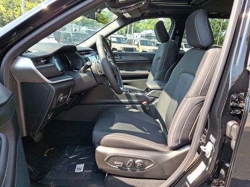 New 2026 Jeep Grand Cherokee Laredo X AWD/4WD image 9