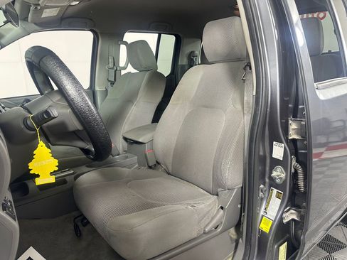 Used 2017 Nissan Frontier SV AWD/4WD image 13