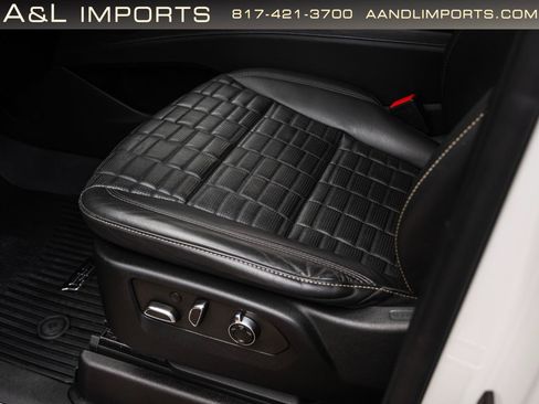 Used 2022 Cadillac Escalade Sport Platinum w/ Heavy-Duty Trailer Package AWD/4WD image 41