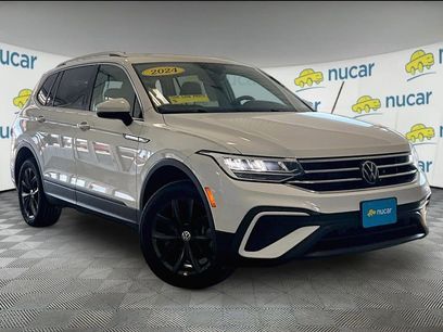 Used 2024 Volkswagen Tiguan SE