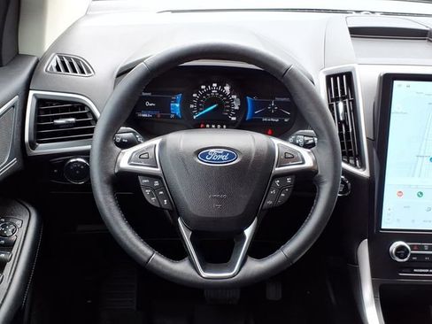 Certified 2024 Ford Edge SEL w/ Convenience Package AWD/4WD image 12