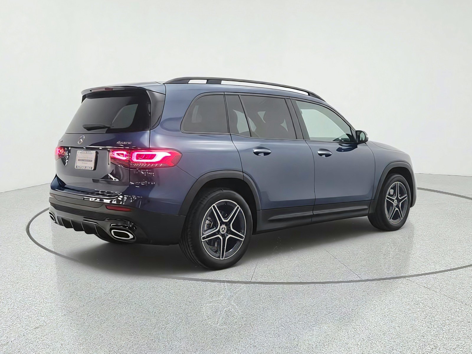 Used 2022 Mercedes-Benz GLB 250 4MATIC image 5