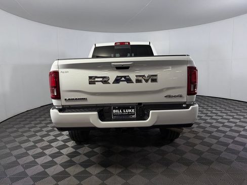 Used 2026 RAM 2500 Laramie AWD/4WD image 9