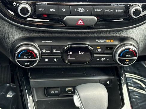Used 2025 Kia Soul GT-Line w/ GT-Line Technology Package FWD image 27