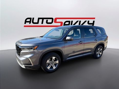Used 2024 Honda Pilot EX-L image 3