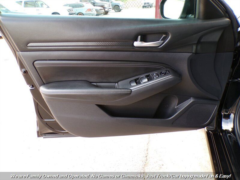 Used 2020 Nissan Altima 2.5 S FWD image 11