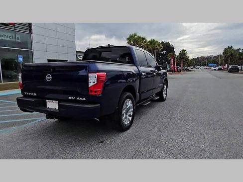 Used 2024 Nissan Titan SV w/ SV Convenience Package image 31