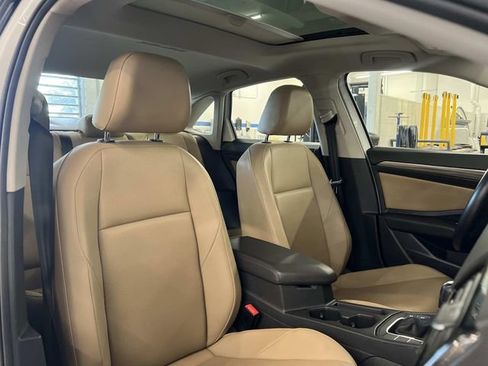 Used 2019 Volkswagen Jetta SEL image 28