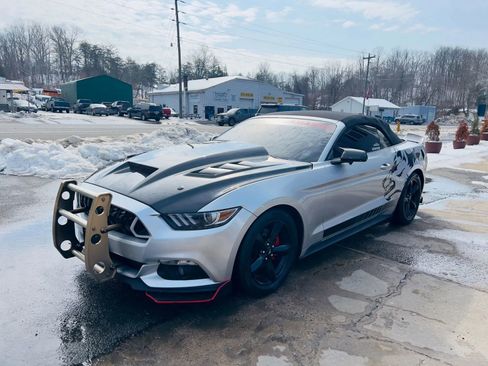 Used 2015 Ford Mustang Convertible w/ Equipment Group 051A image 7