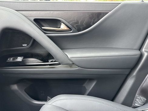 Used 2025 Lexus LX 700h Overtrail image 22