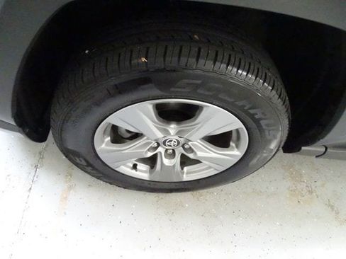 Used 2024 Toyota RAV4 XLE AWD/4WD image 25