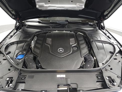 Used 2018 Mercedes-Benz S 560 4MATIC Sedan image 35