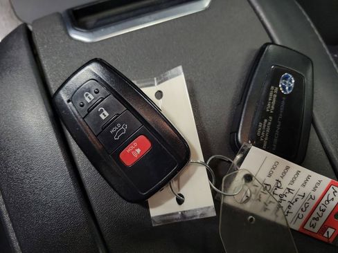 Used 2022 Toyota Highlander Platinum image 16