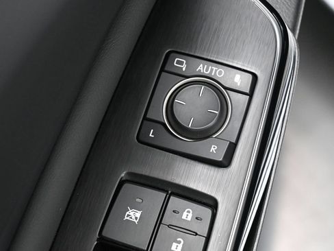 Used 2025 Lexus ES 350 w/ Accessory Package (Z1) FWD image 12
