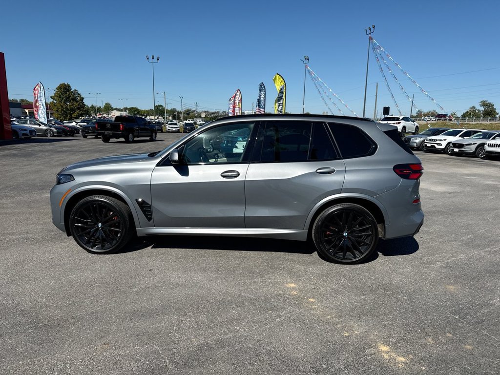 Used 2024 BMW X5 xDrive40i w/ M Sport Package AWD/4WD image 11