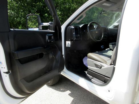 Used 2016 Chevrolet Silverado 3500 W/T image 27