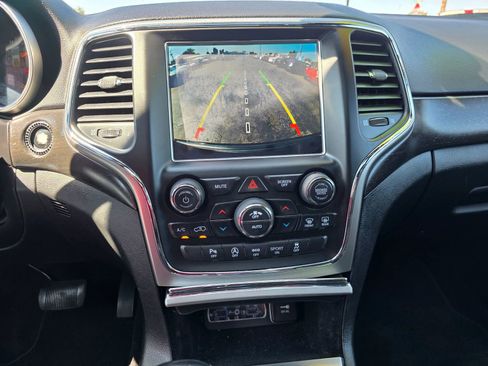 Used 2018 Jeep Grand Cherokee Altitude image 4