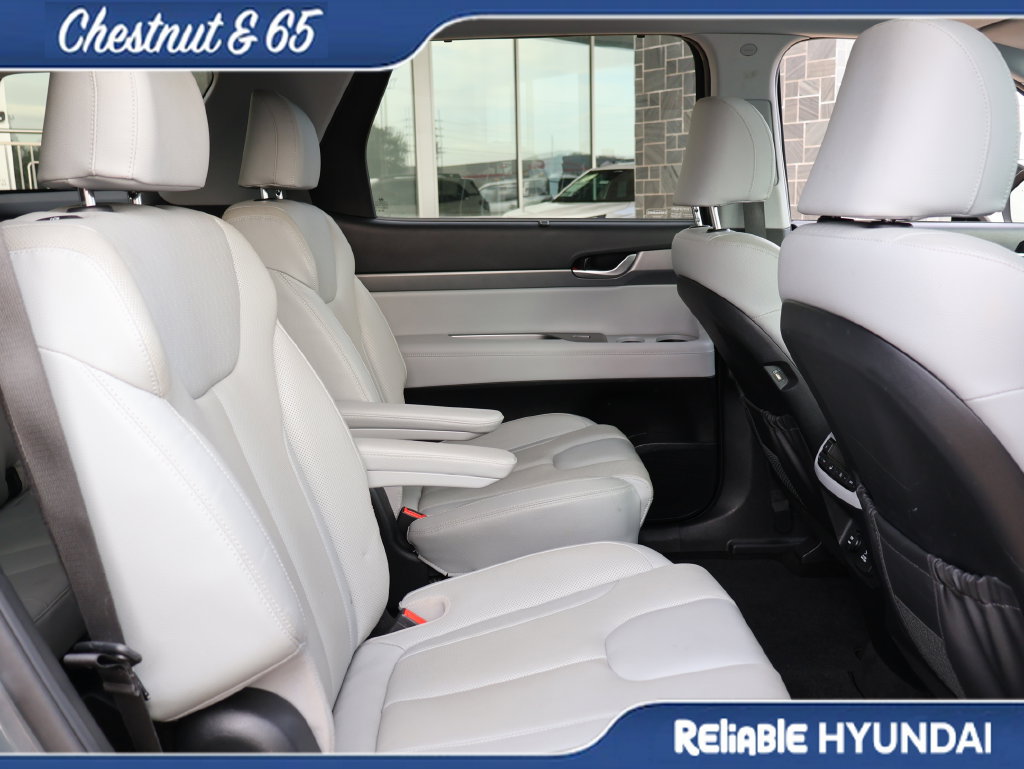 Used 2022 Hyundai Palisade SEL w/ Premium Package FWD image 12