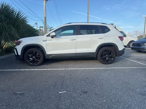 Used 2023 Volkswagen Taos SE image 7