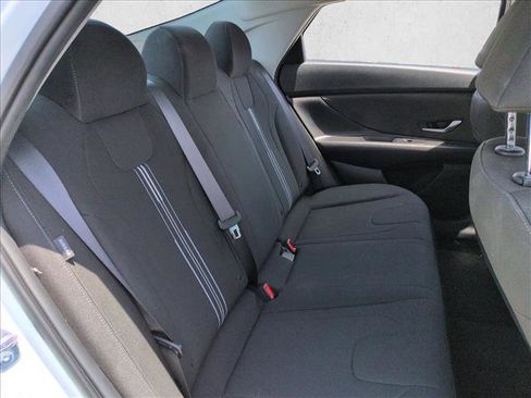 Used 2025 Hyundai Elantra Hybrid FWD image 10