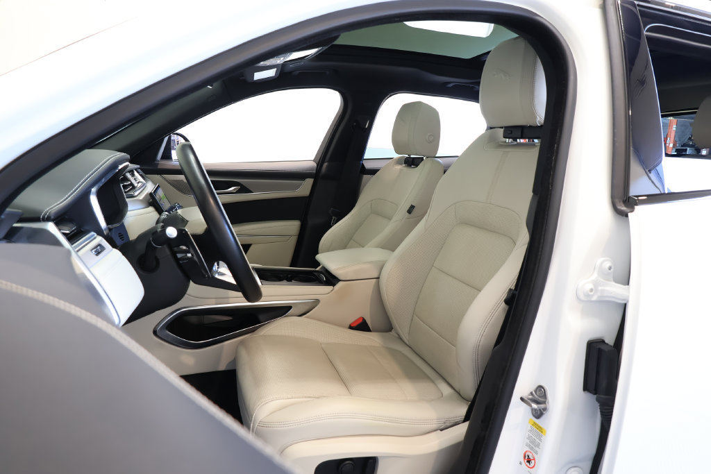 Used 2024 Jaguar F-PACE R-Dynamic S AWD/4WD image 21