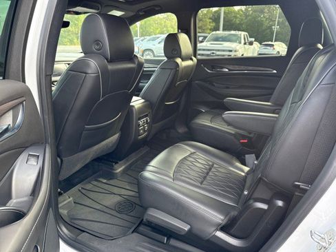 Used 2022 Buick Enclave Avenir w/ Avenir Technology Package FWD image 16